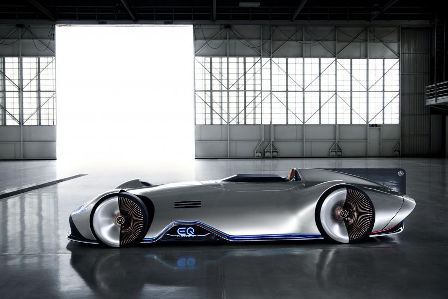  Mercedes-Benz Vision EQ Silver Arrow 2018 года  (фото 4 из 34)